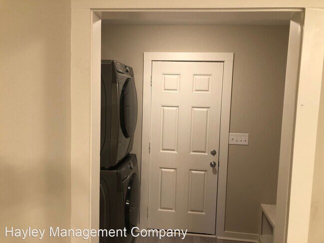 Foto del edificio - 2 br, 2 bath House - 2204 3rd Ave