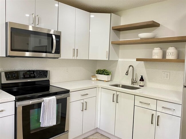 Foto del edificio - 2436 NW 49th Terrace