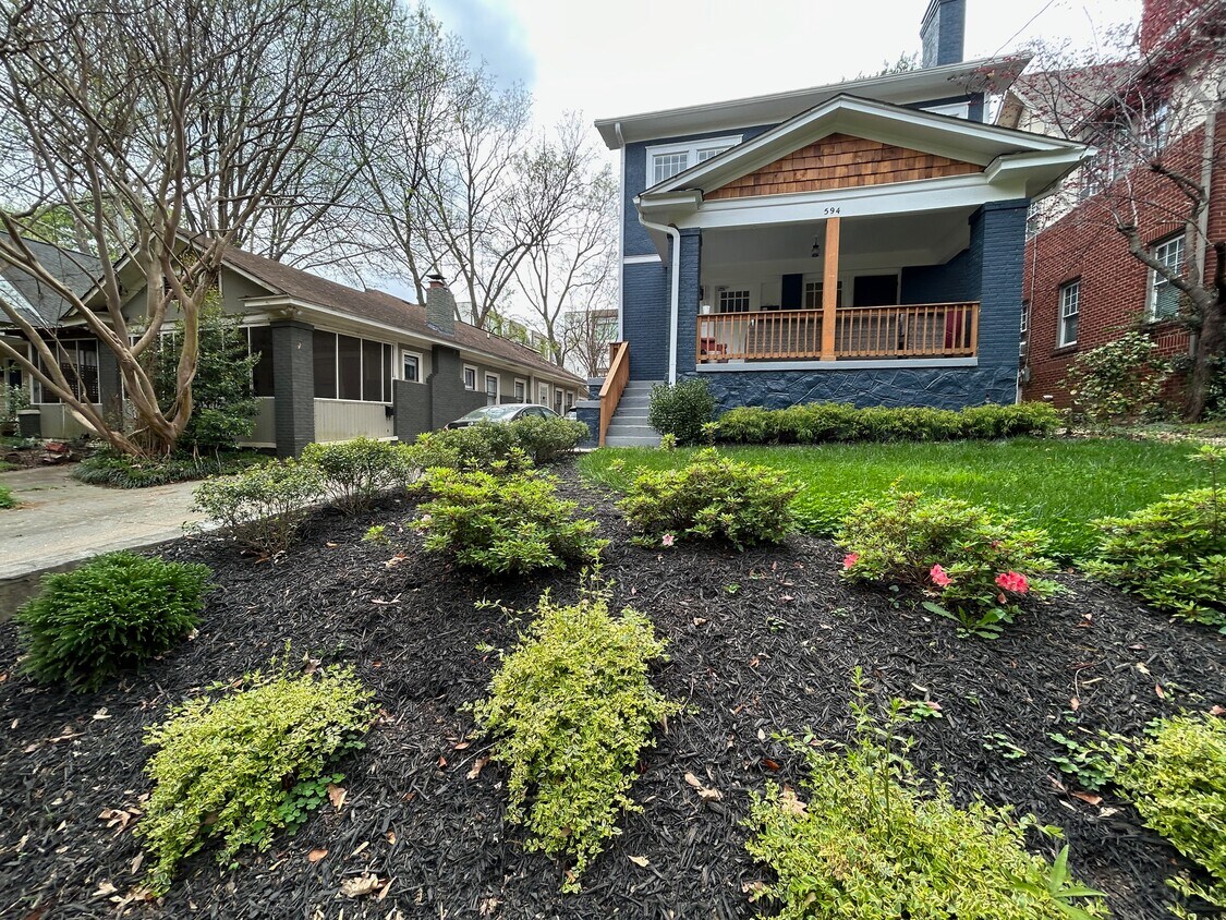 Primary Photo - 594 Seminole Ave NE