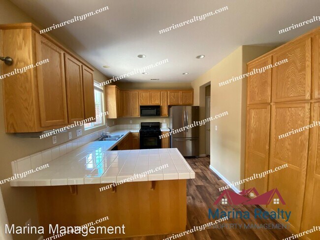 Building Photo - 4 br, 2.5 bath House - 1212 Halsey St