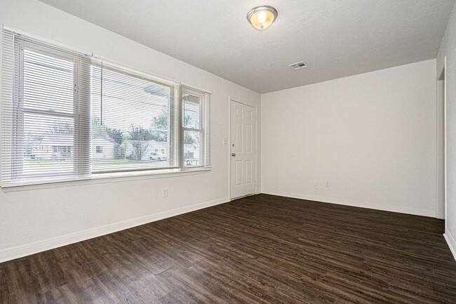 Foto del edificio - Updated 3 Bed - 1 Bath in Bethany!