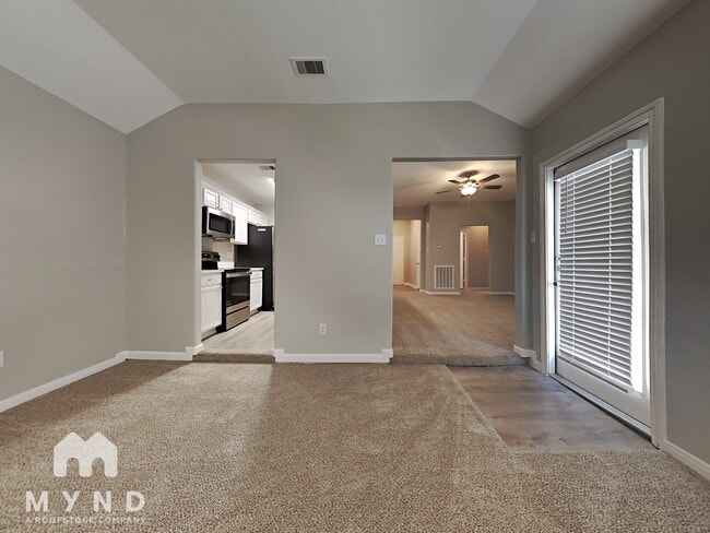 Building Photo - 983 Oak Lynn Dr