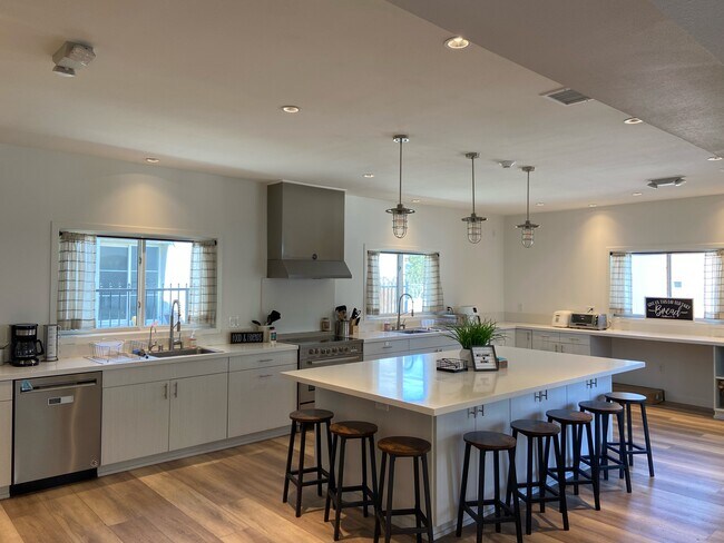 Foto del edificio - 626 Landfair Ave.