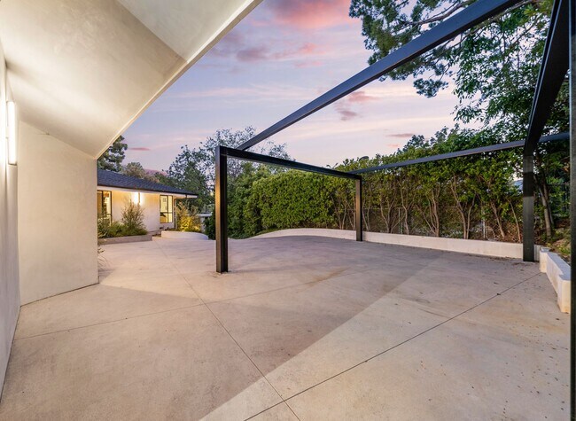 Foto del edificio - 16110 Clear Oak Dr