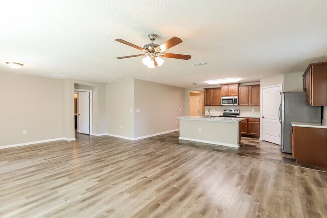 Building Photo - 11454 Carson Lake Dr