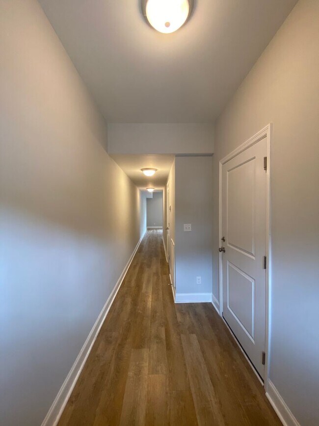 Building Photo - 8445 Brookmoor Ln