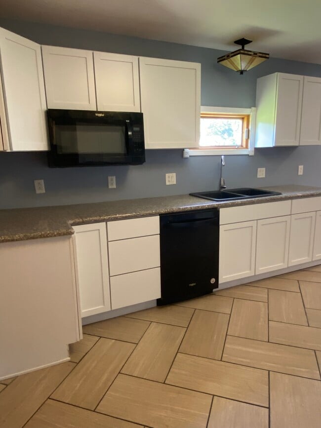 Foto del edificio - 1198 W. Social Row Rd.