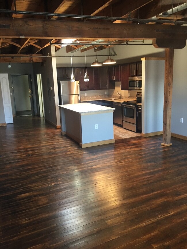 Building Photo - Lofts on Madison