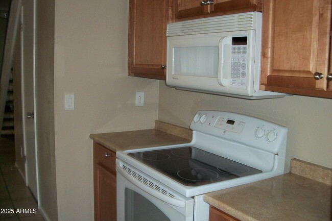 Foto del edificio - 1704 W Village Way