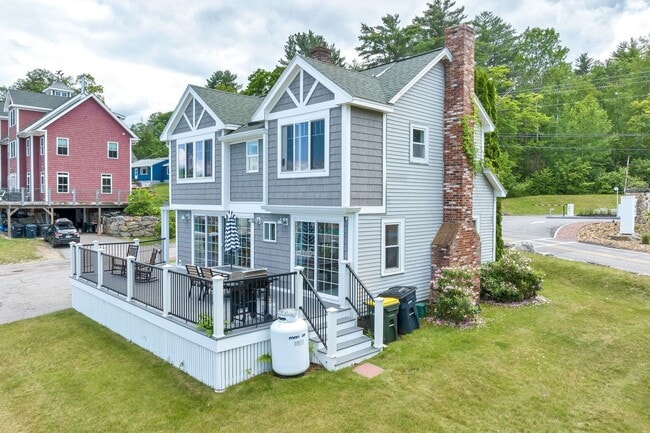 Foto del edificio - Beautiful Home On Lake Winnipesaukee
