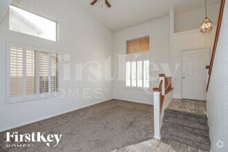 Building Photo - 1562 E Oakland St