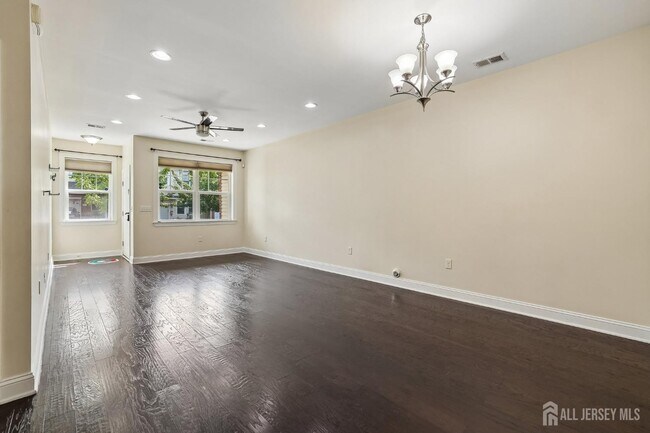 Building Photo - 166 Savoth Ln