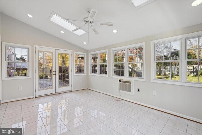 Building Photo - 9912 Hall Rd