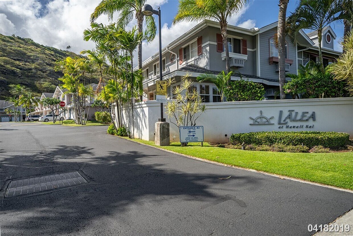 Available May 5th! 2-bedroom, 2-bath, 2 t... - Available May 5th!  2-bedroom, 2-bath, 2 t...