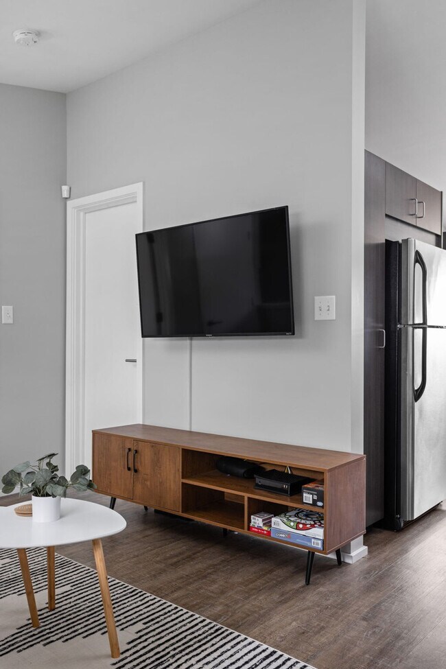 Foto del edificio - 1125 E 10th St