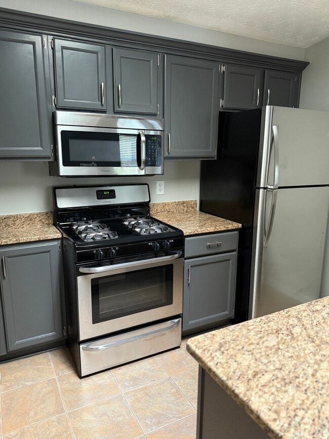 Building Photo - 4283 Parkview Ct