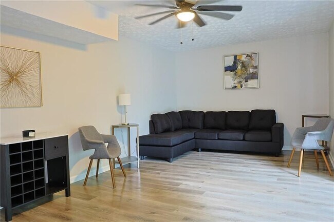 Foto del edificio - 4411 Flakes Mill Rd