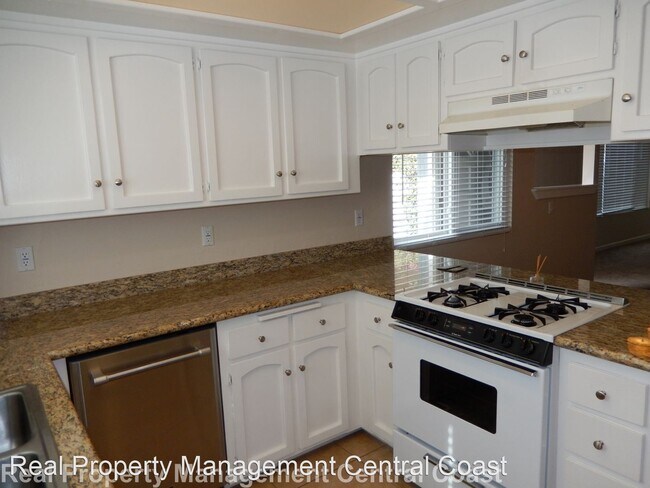 Building Photo - 2 br, 2 bath House - 766 White Oak Blvd.