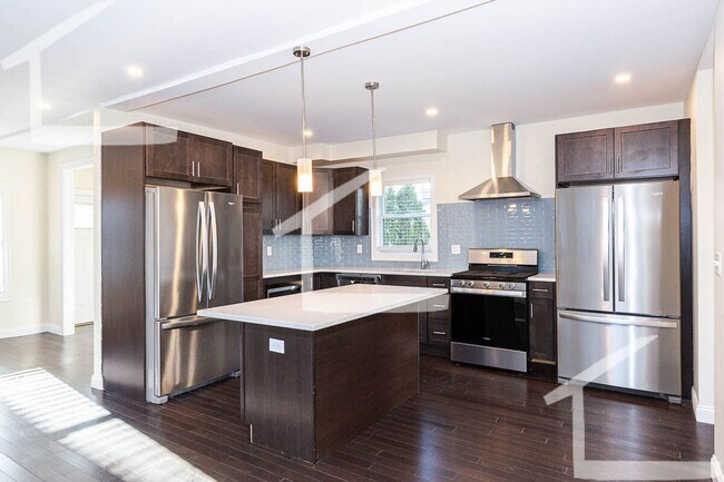Foto del edificio - 9/1 Newly renovated 6BR/5BA single family ...