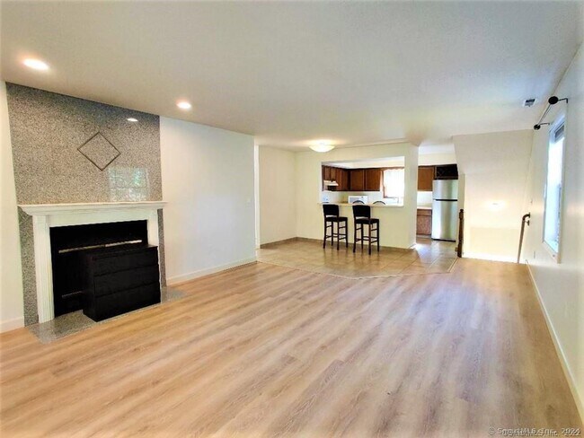Foto del edificio - 1201 Sunfield Dr