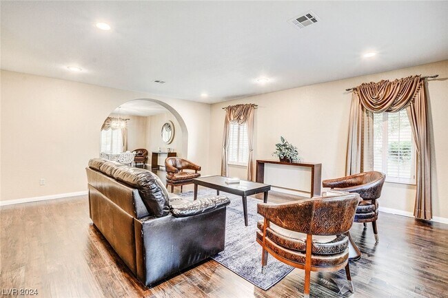 Building Photo - 9405 Mast Dr