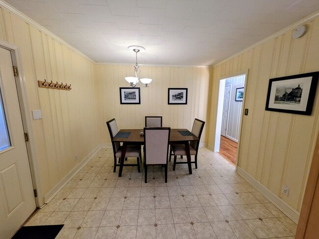 Building Photo - 1126 Martin St