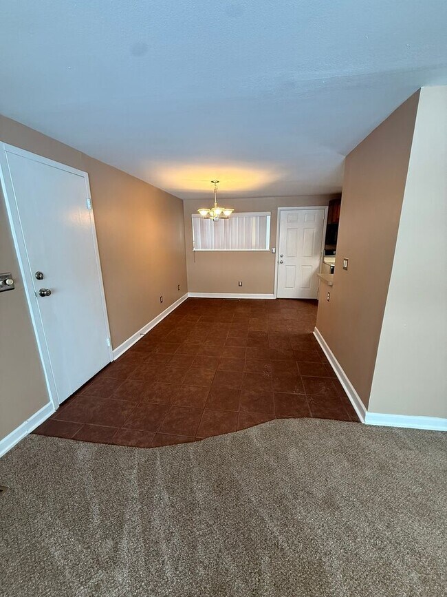 Foto del edificio - 2076 Terrylynn Ave