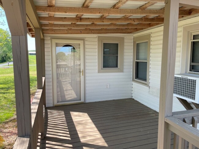 Foto del edificio - 2 BED, 1 BATH HOME LOCATED IN DENTON!