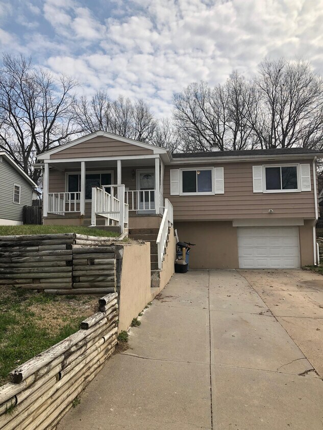 Primary Photo - 5521 N 63rd St