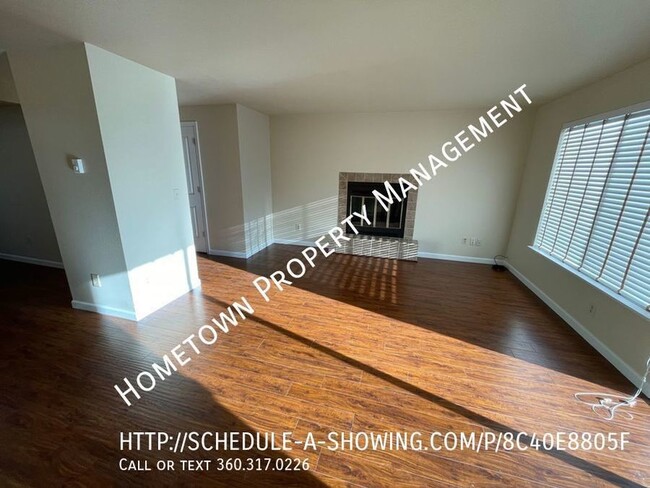 Building Photo - 2bdrm duplex view of creek Available Now!