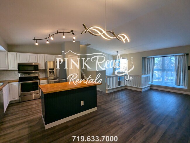 Foto del edificio - 6541 Charter Dr