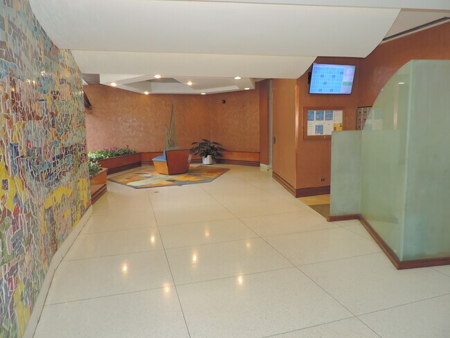 Foto del edificio - 6301 N Sheridan Rd