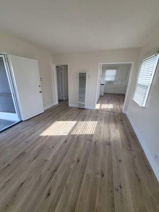 Photo - 2650-2652 Carson-GB (DMM1145) Apartment