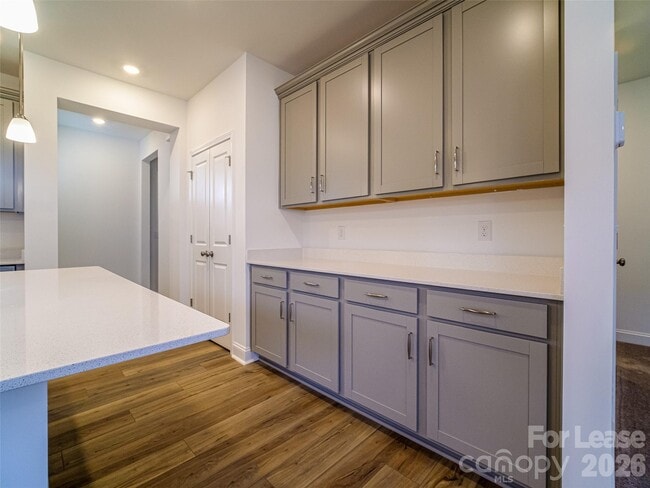 Building Photo - 1535 Pebble Shr Ln