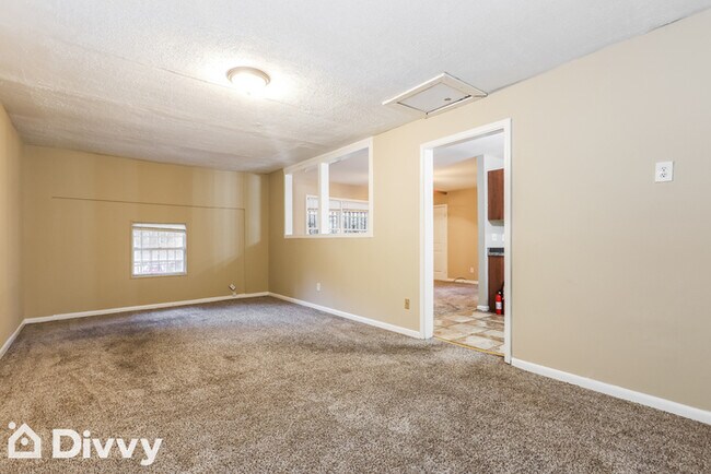 Building Photo - 624 Robert E Lee Pkwy