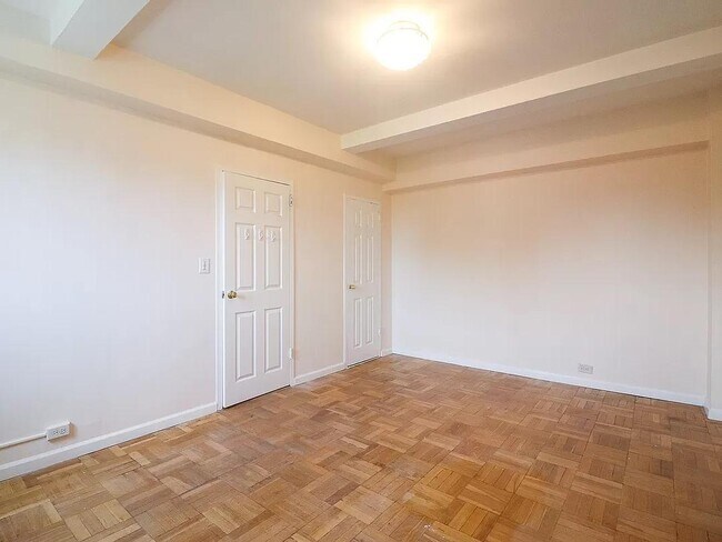 Foto del edificio - 5 Metropolitan Oval