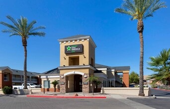 Building Photo - Furnished Studio-Phoenix - Airport - E. Oa...