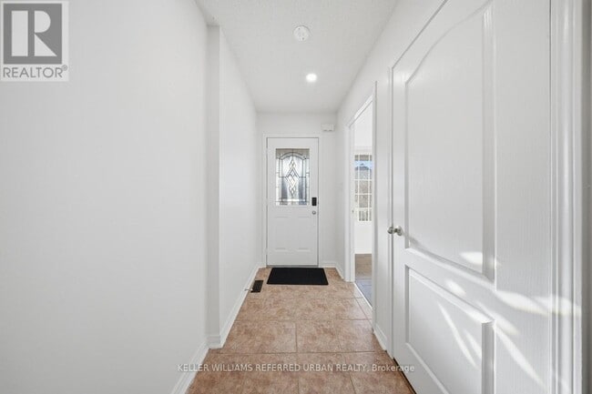 Building Photo - 41 Pauline Crescent