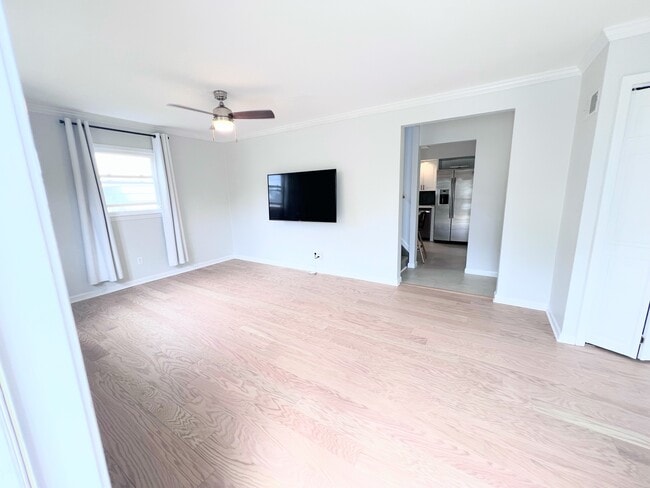 Living room - 15 Andover Pl