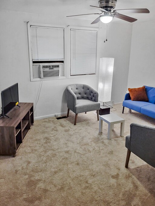 Foto del edificio - 9324 Grand Division Ave