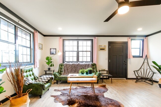 Building Photo - 312 W Queen St