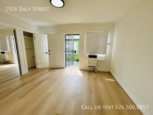 Photo - 1926 Daly St Apartment