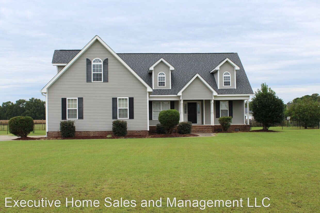 Foto principal - 3 br, 3 bath House - 103 Edgerton Farm Dr.