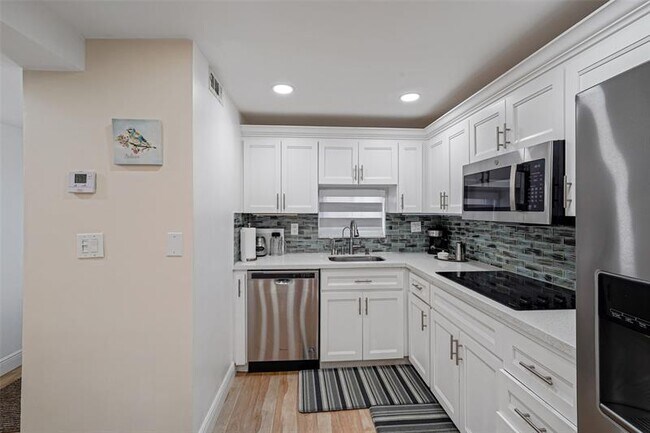 Foto del edificio - 361 S Hollybrook Dr