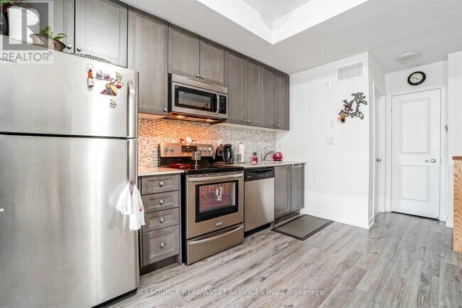 Photo du bâtiment - 867-867 Wilson Ave