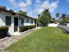 Building Photo - 809 NE 2nd St