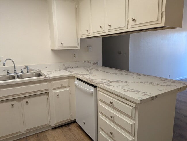 Building Photo - 9279 Corinthian Cir