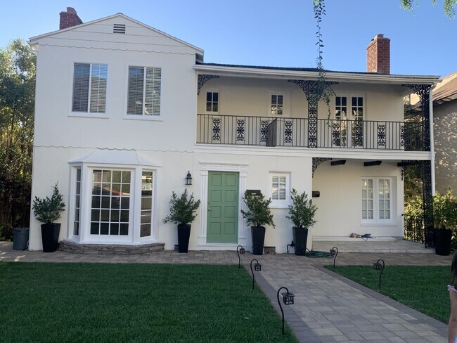 Foto del edificio - 1631 N Verdugo Rd