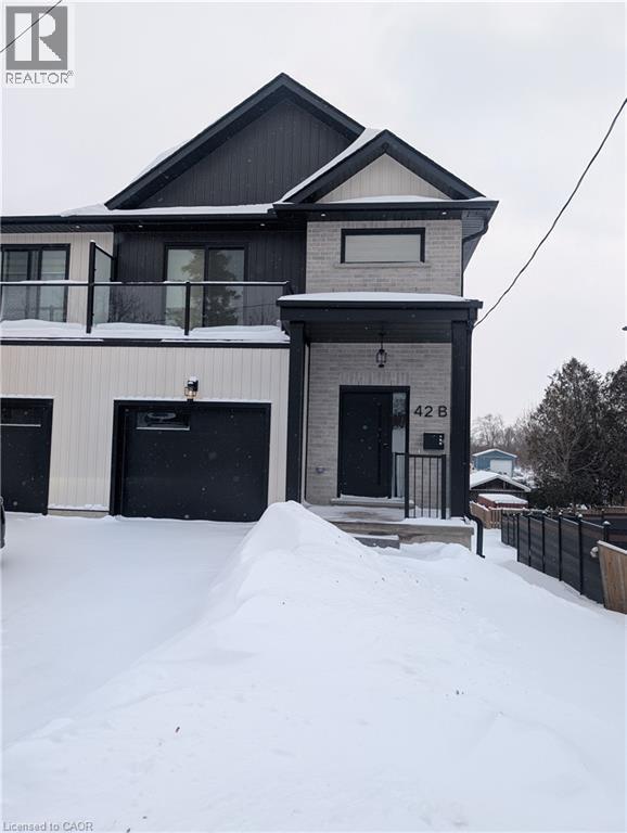 Photo du bâtiment - 42 Wellington St