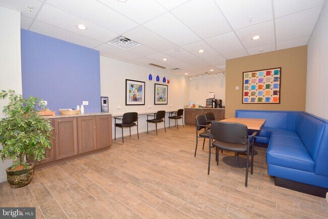 Foto del edificio - 2900 Shipmaster Way